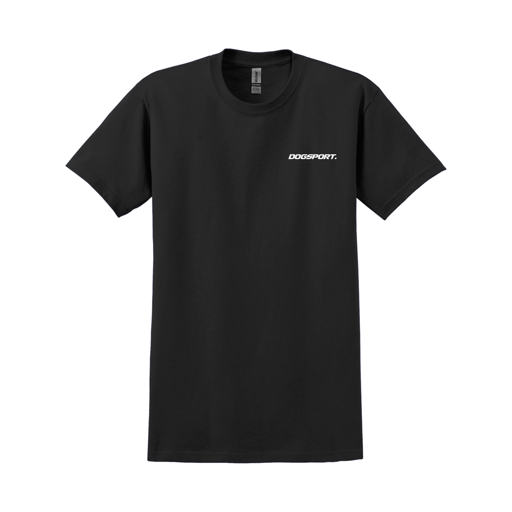 Schwarzes T-Shirt mit kleinem weißen DOGSPORT-Logo auf der Brust