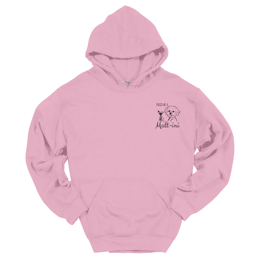 Rosa Hoodie mit kleinem schwarzen Frontprint „Pass me a Malt-ini“ und Malteser-Illustration mit Martini-Glas; Produktfoto vor weißem Hintergrund.