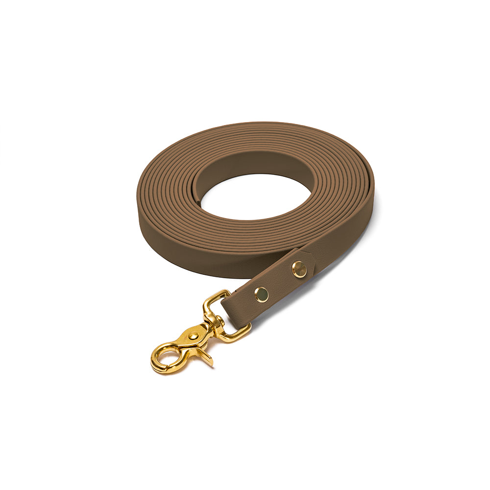 Schleppleine BioThane Waldpfad – Military Olive mit Beschlägen in Gold